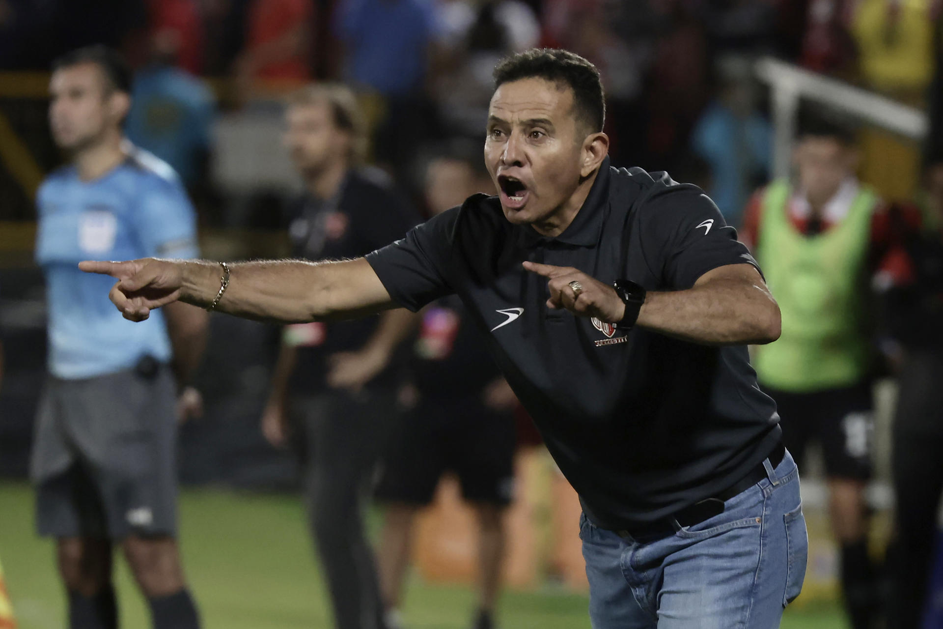 Otoniel Olivas, entrenador del Real Estelí previo al encuentro con el América: «Somos más peligrosos, pero estamos claros del nivel del adversario»