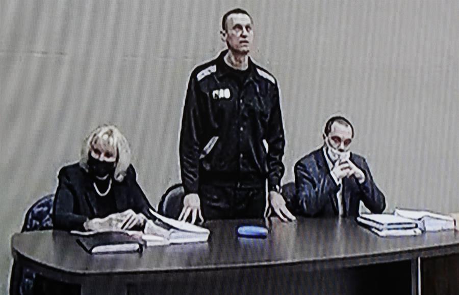 La muerte en prisión de Navalni pone en aprietos a Putin