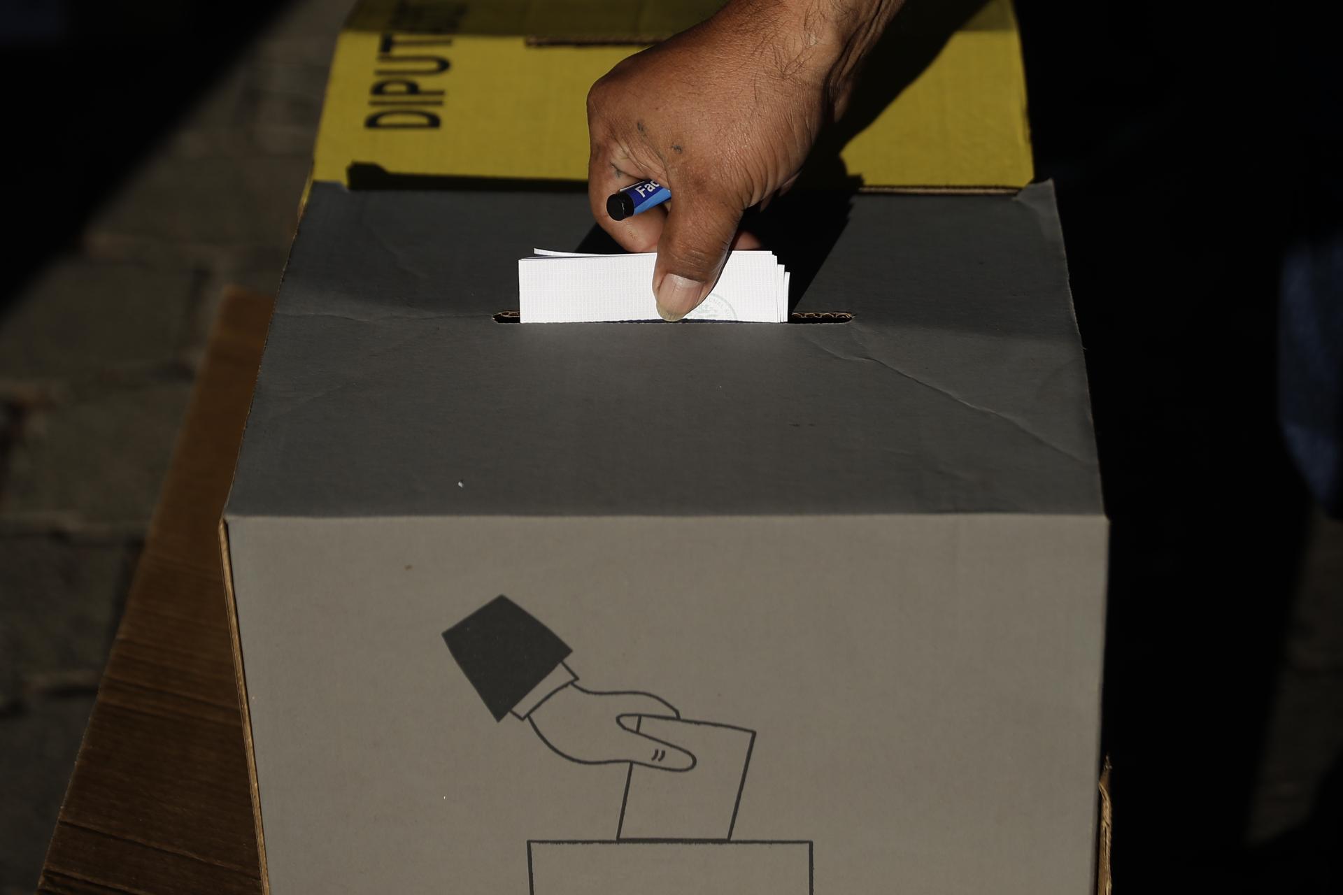 Cinco claves del inusual escrutinio de las elecciones legislativas en El Salvador