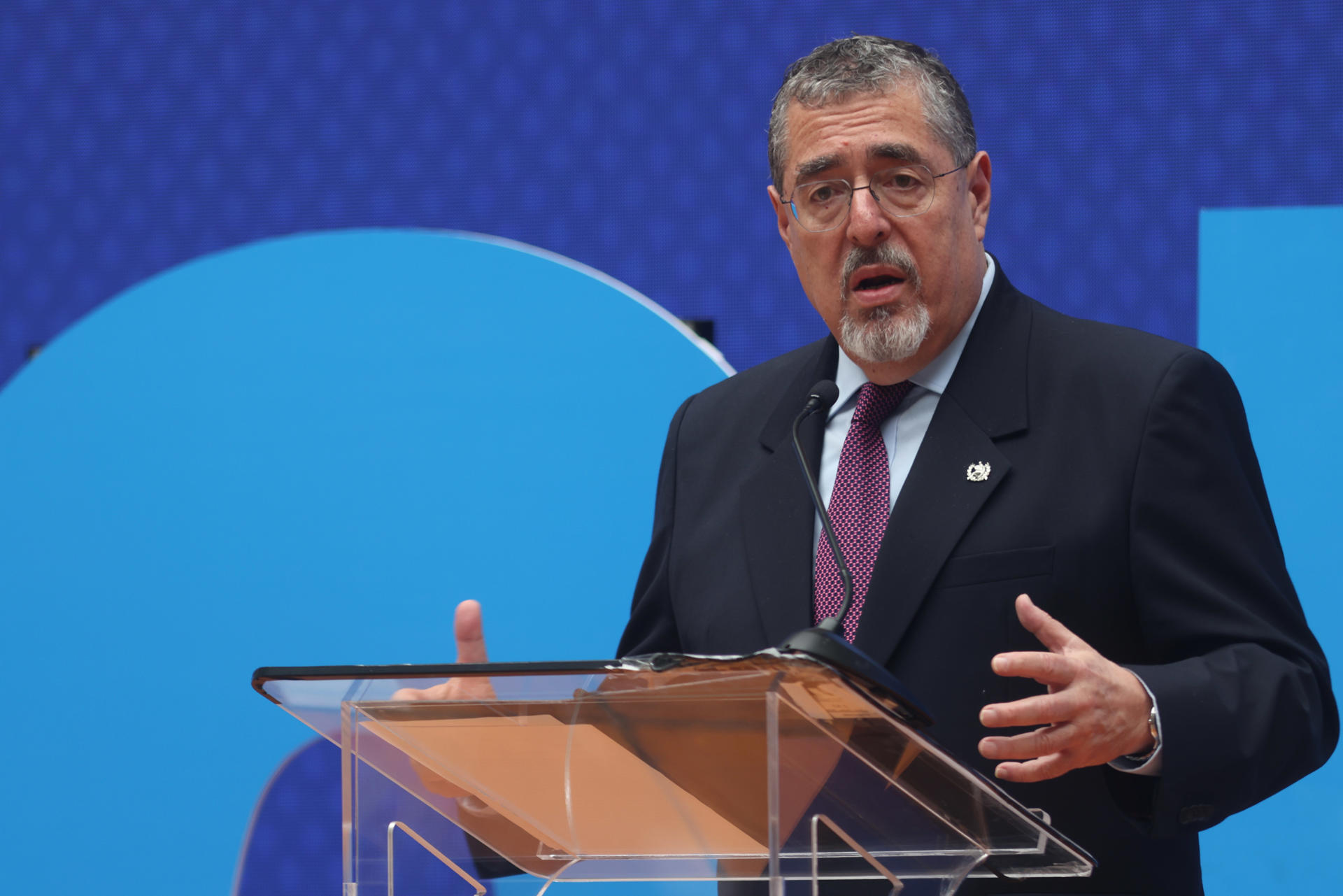 El presidente de Guatemala anuncia «más acciones» contra la fiscal general