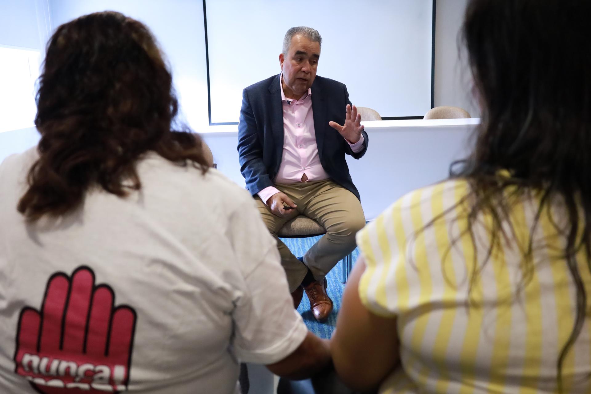 Precandidato opositor propone eliminar la reelección presidencial indefinida en Venezuela
