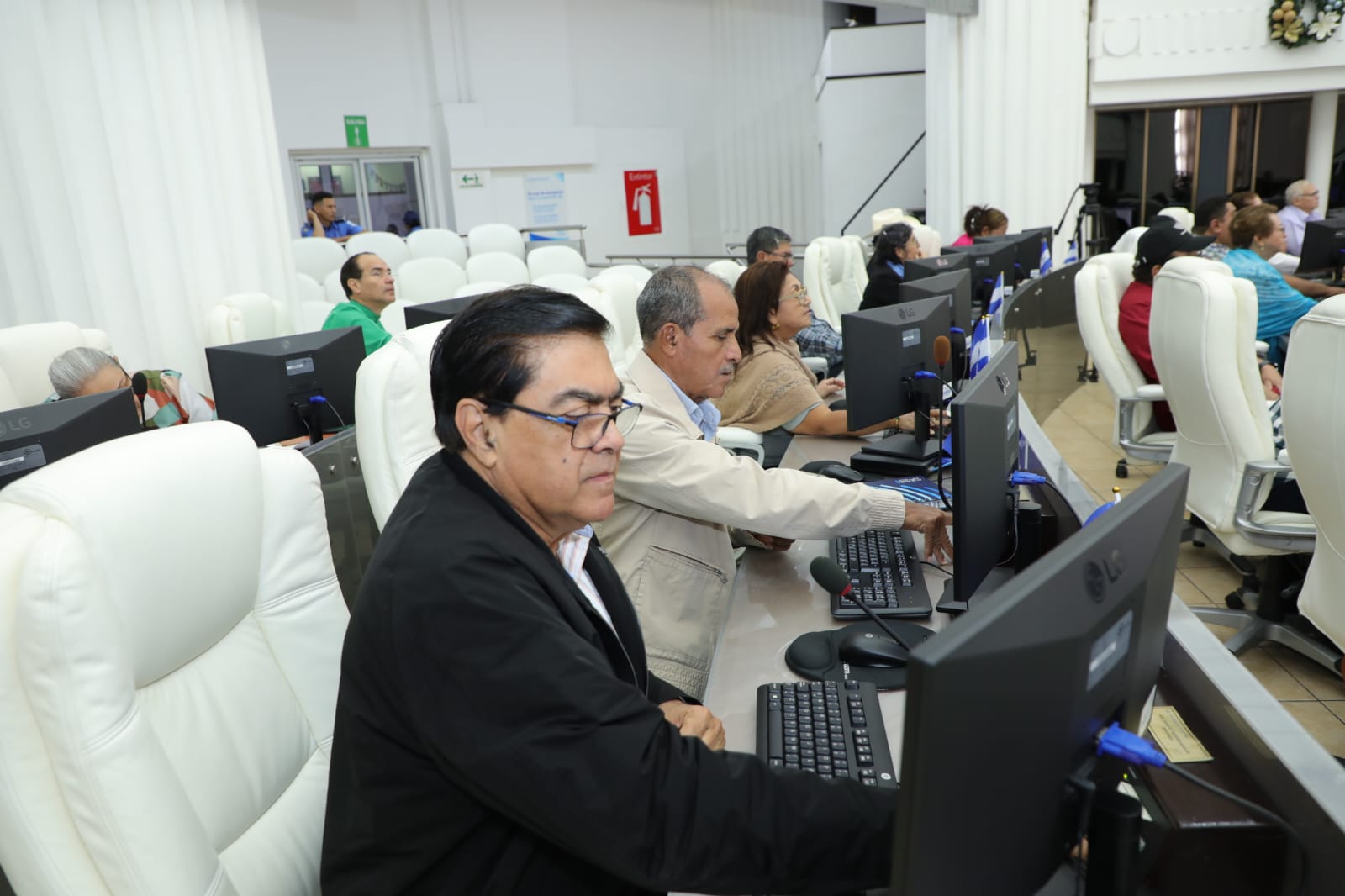 Aprobada la Corte Suprema de los dictadores: represores leales premiados como magistrados