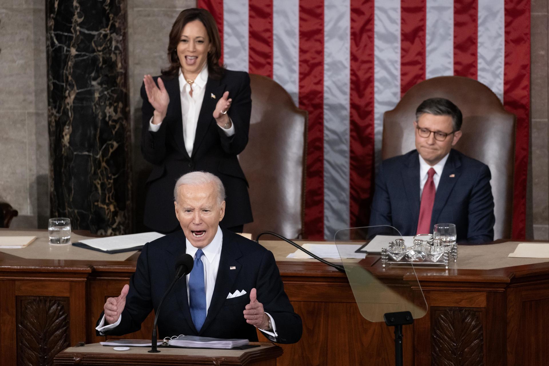 Empresarios y activistas piden que Biden amplíe los permisos de trabajo para inmigrantes