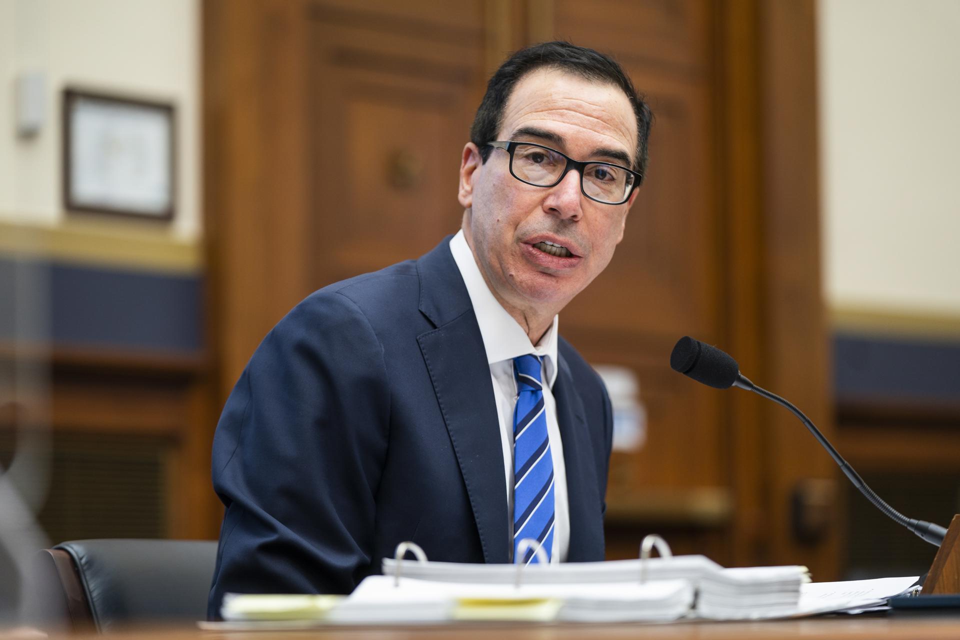 Exsecretario del Tesoro de EE.UU., interesado en comprar TikTok con un grupo de inversores