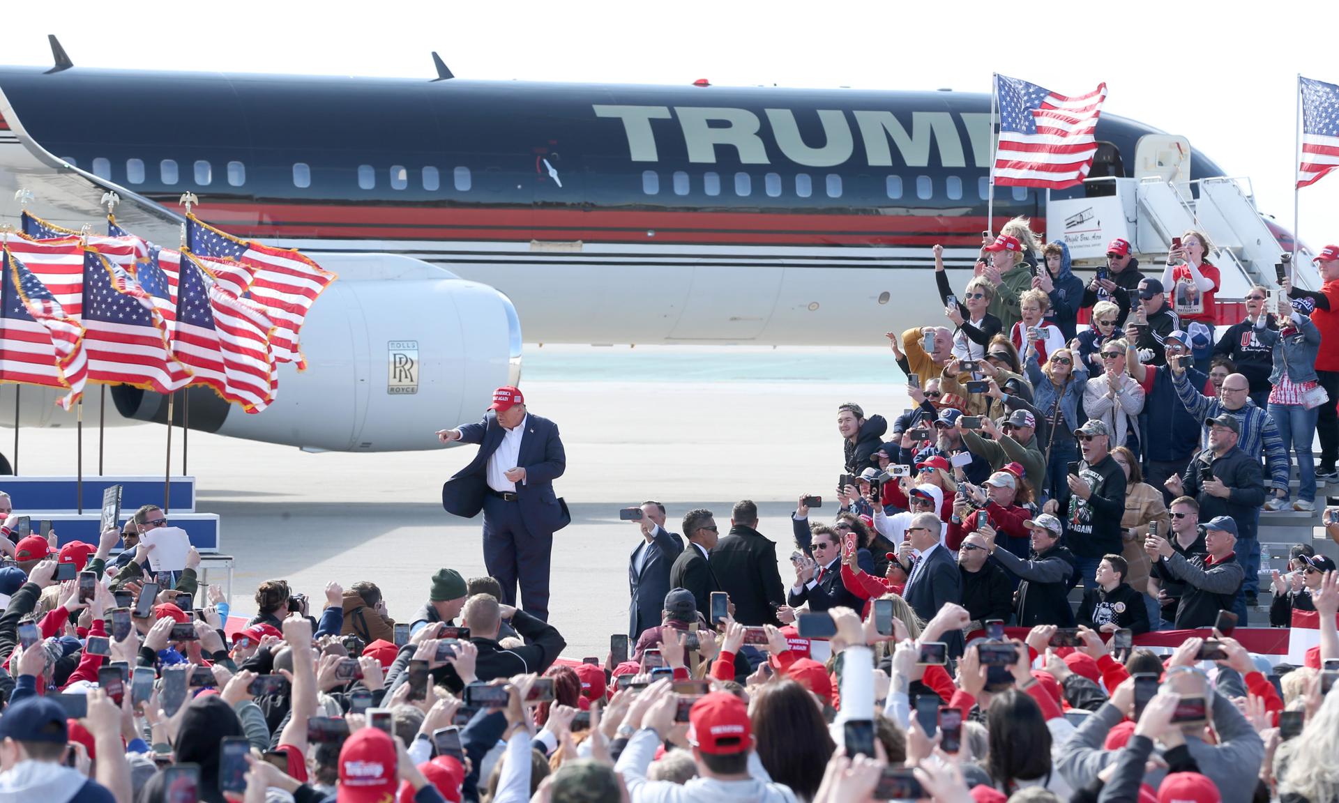 La defensa de Trump enreda sus casos penales para evitar juicios antes de las elecciones