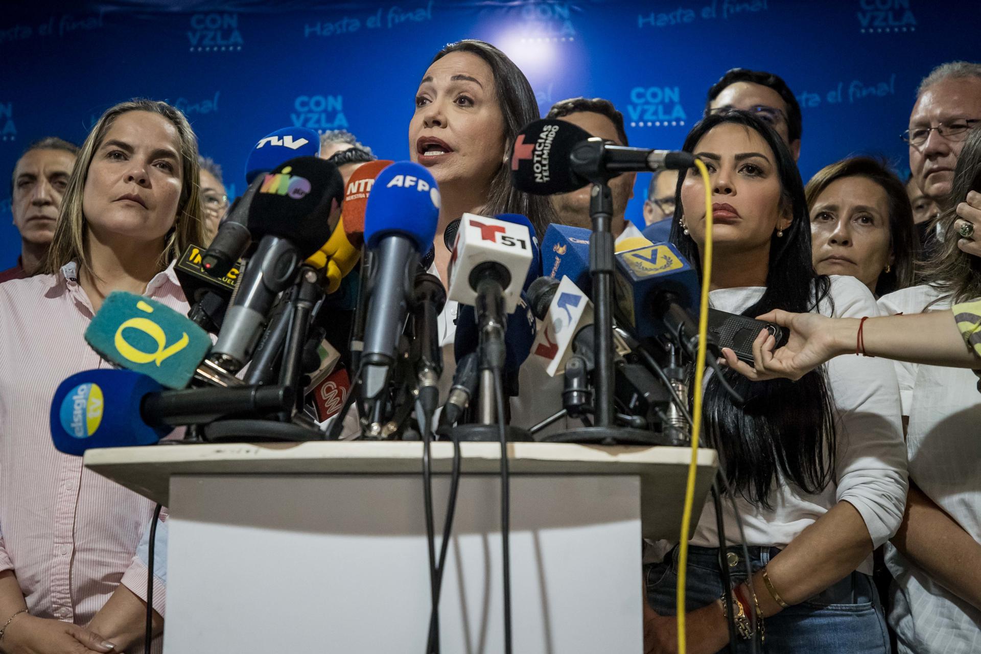 María Corina Machado denuncia impedimentos para inscribir su candidatura presidencial