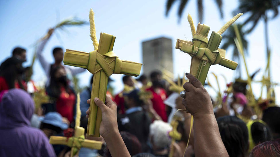 La dictadura encierra a los santos católicos en Semana Santa por «miedo» al liderazgo de la Iglesia