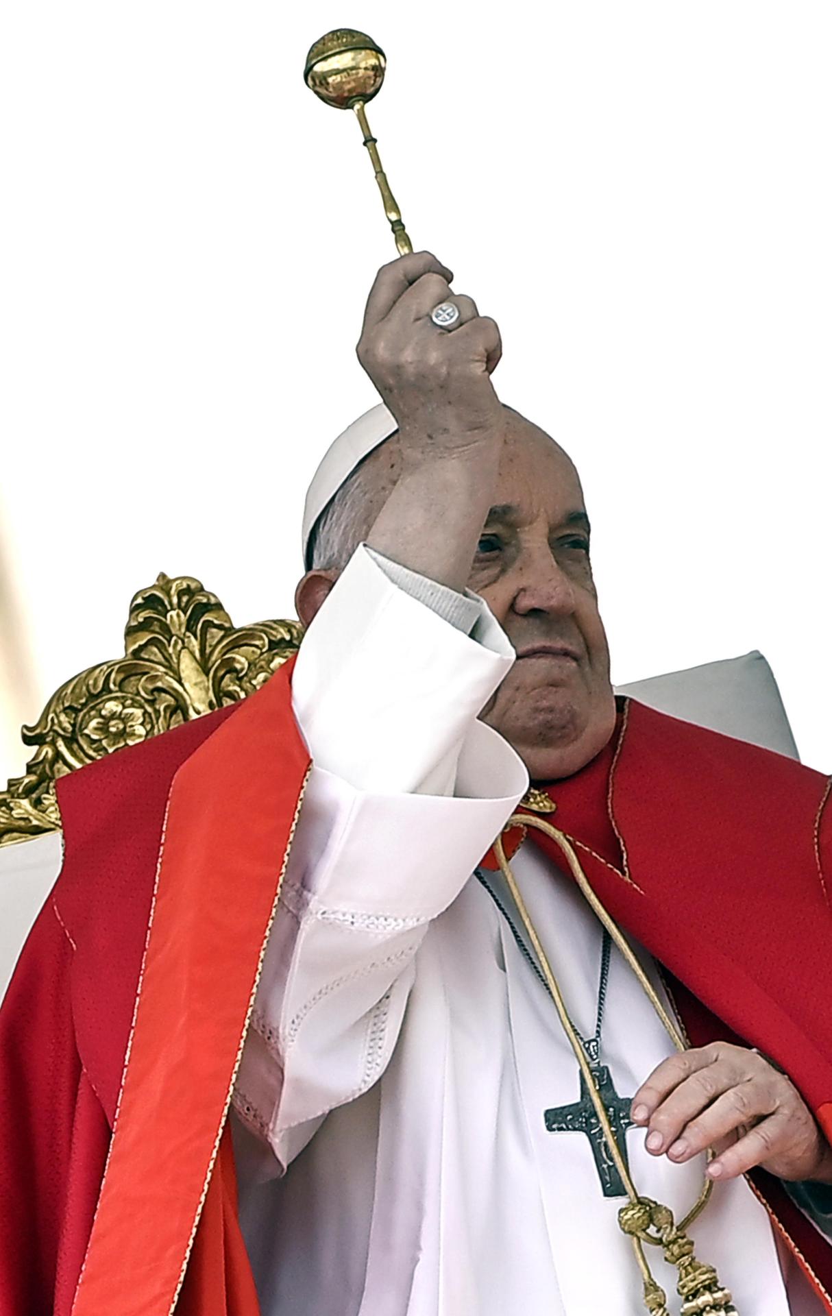 El papa dice que «el vil atentado» de Moscú es «un acto inhumano que ofende a Dios»