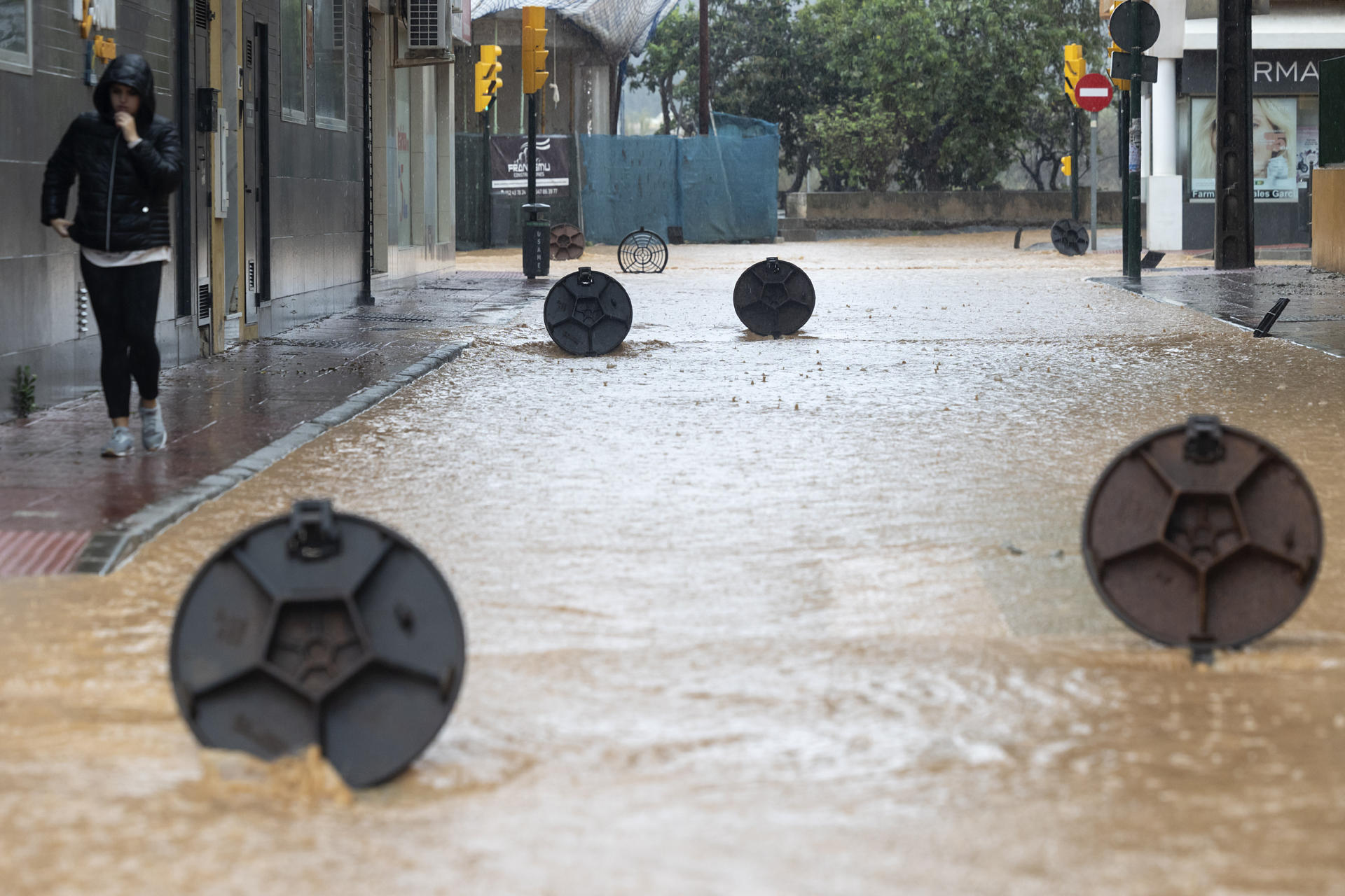 Otro temporal se ceba con España: aviso rojo de riesgo extremo en Málaga y Tarragona