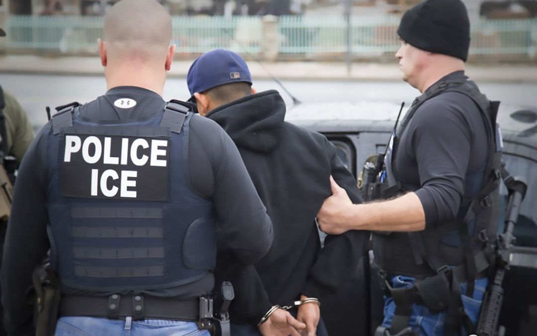 Trump ordena suspender las redadas indiscriminadas contra migrantes