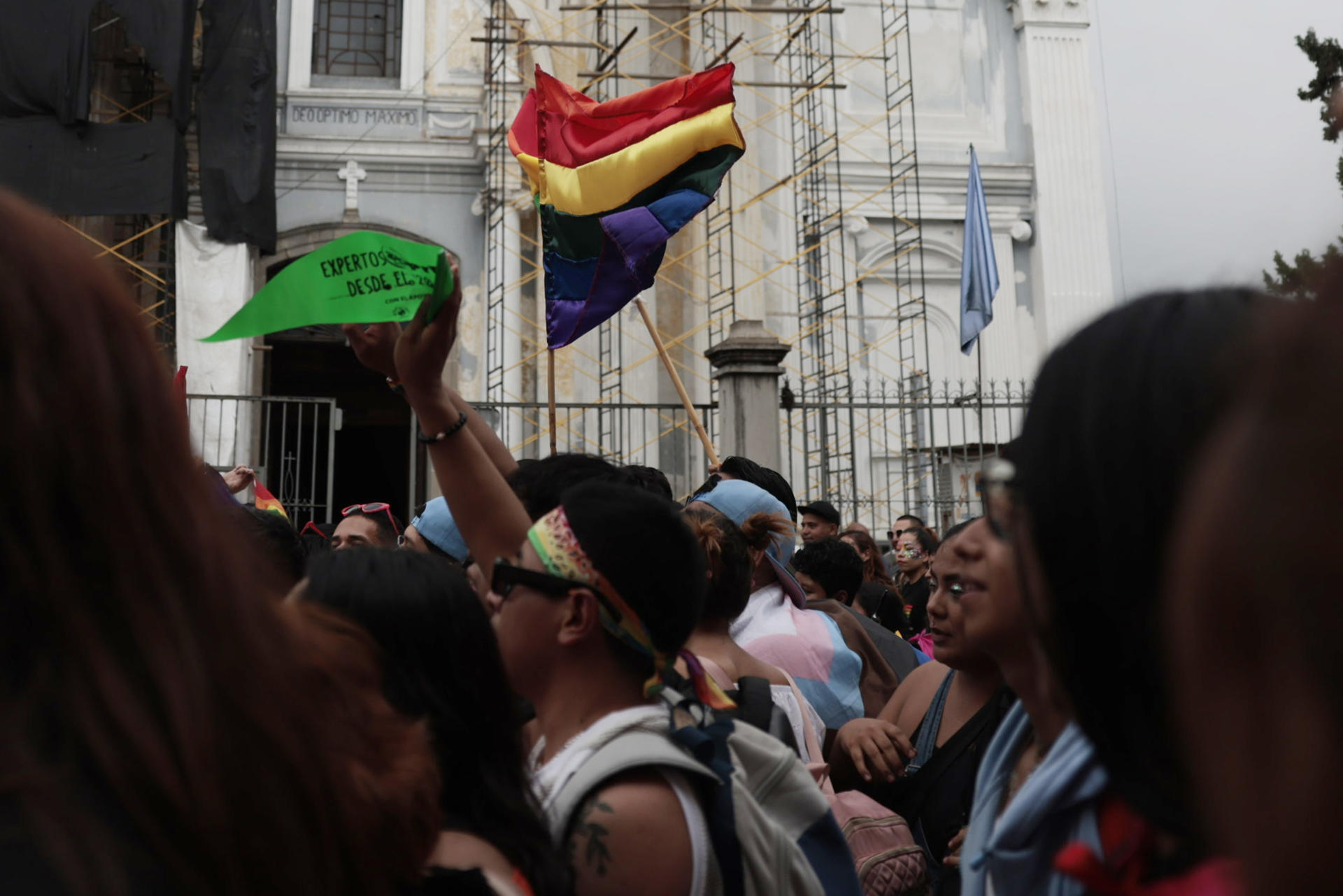 Miles apoyan la marcha del orgullo en Guatemala pese a intentos judiciales por impedirla