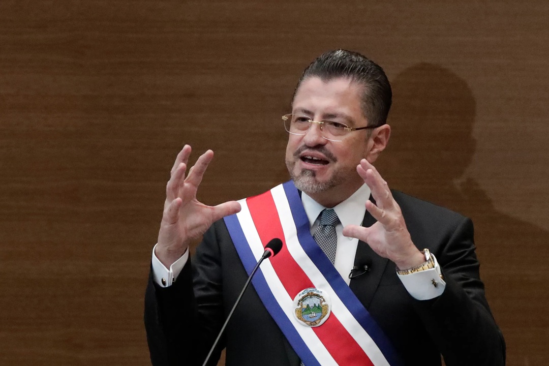 Costa Rica acepta recibir migrantes deportados por Estados Unidos