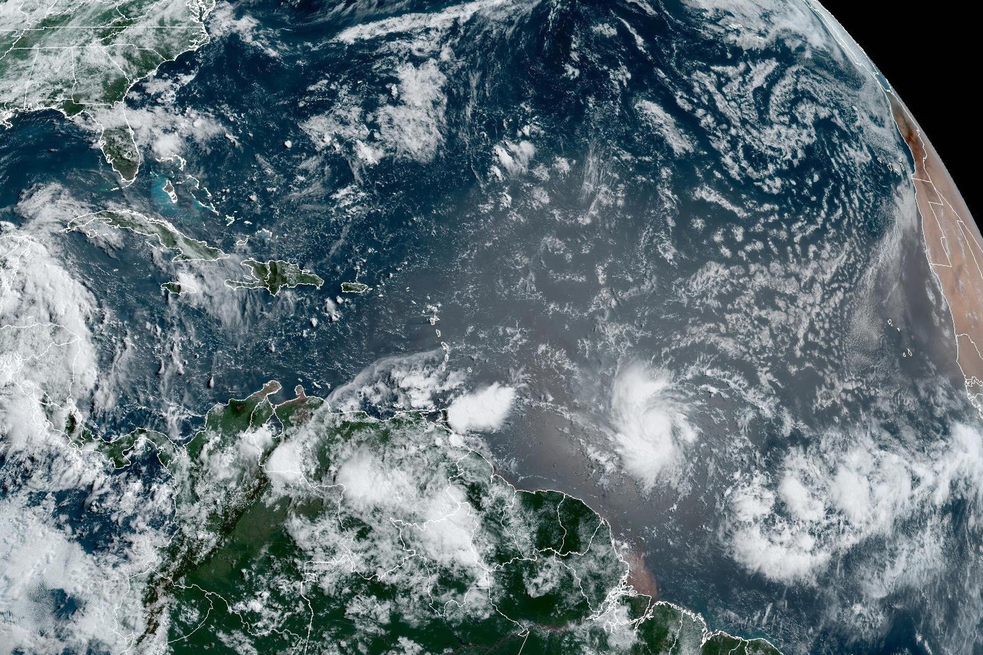 La tormenta tropical Beryl podría convertirse en un «huracán importante», según la NHC