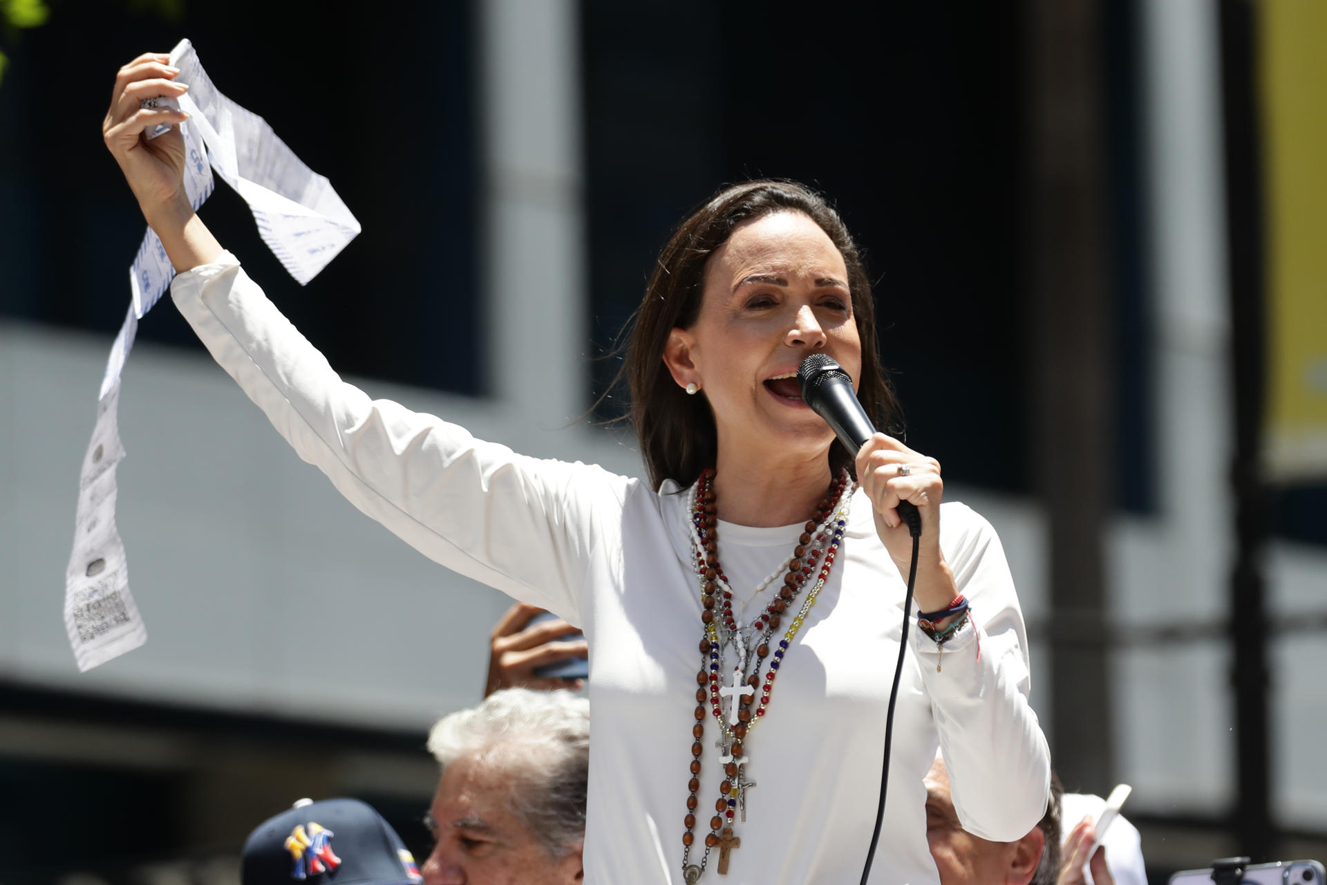 María Corina Machado desmiente a Maduro sobre supuestos planes para abandonar Venezuela