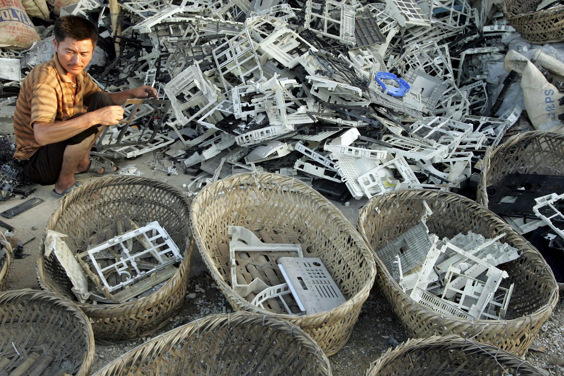 La IA podría producir hasta cinco millones de toneladas de basura electrónica esta década