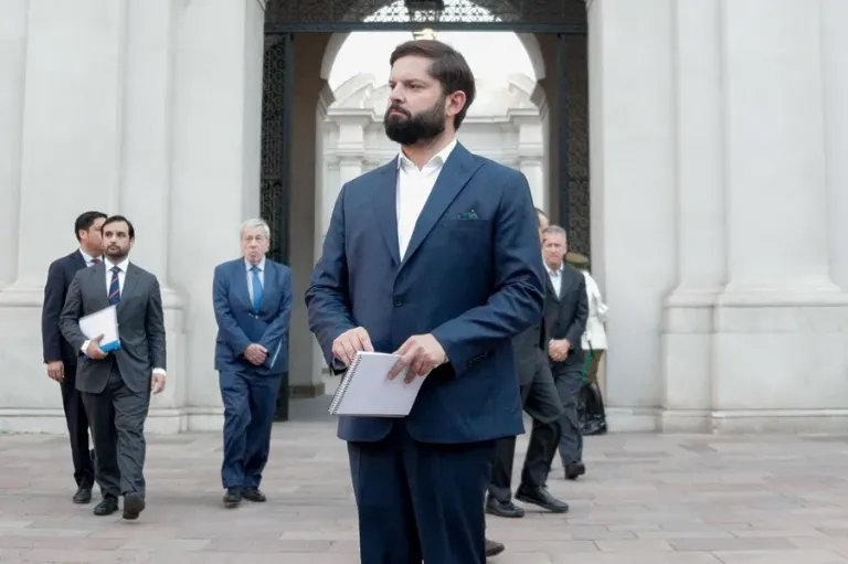 De prometer el fin del neoliberalismo a la moderación: los cuatro años de Boric en Chile