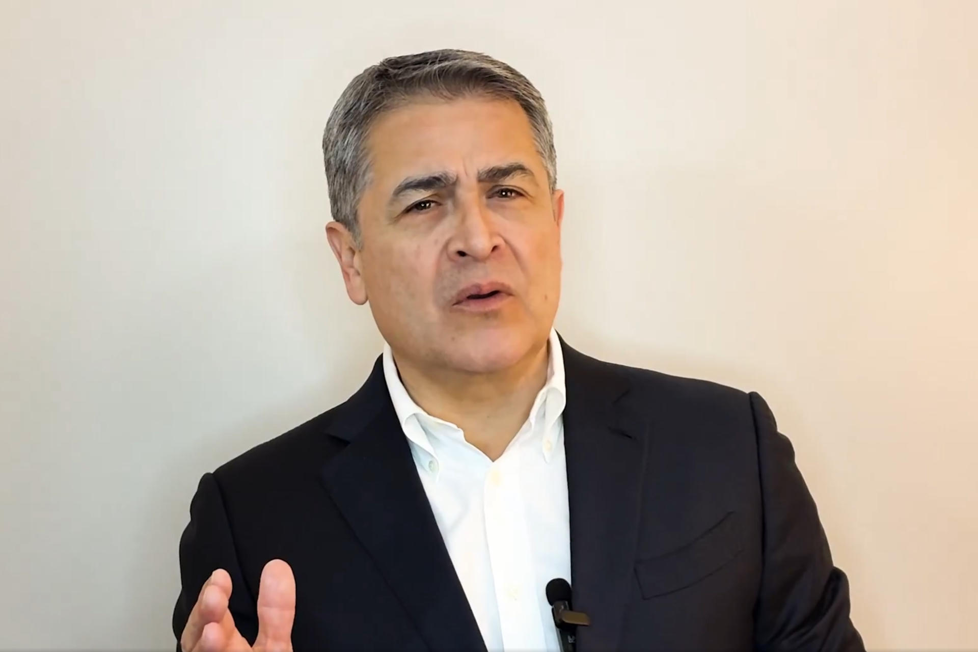 El expresidente de Honduras Juan Orlando Hernández agradece a Trump su indulto en un video