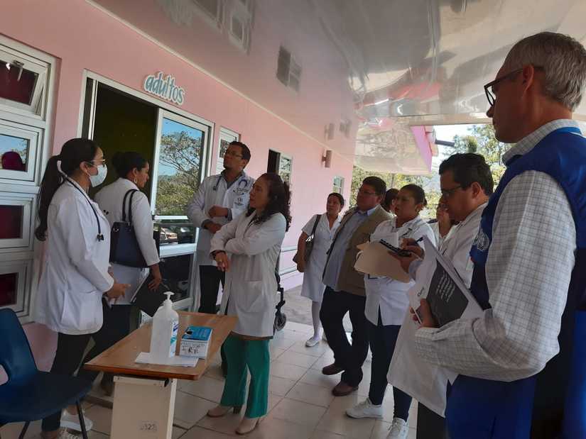 Médicos y enfermeras son enviados a la primera línea de contagio “desarmados”
