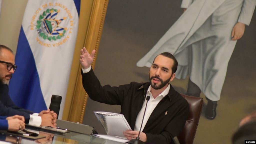 “¿No le tiene amor a la vida?”, reclama Bukele a los que incumplen las reglas