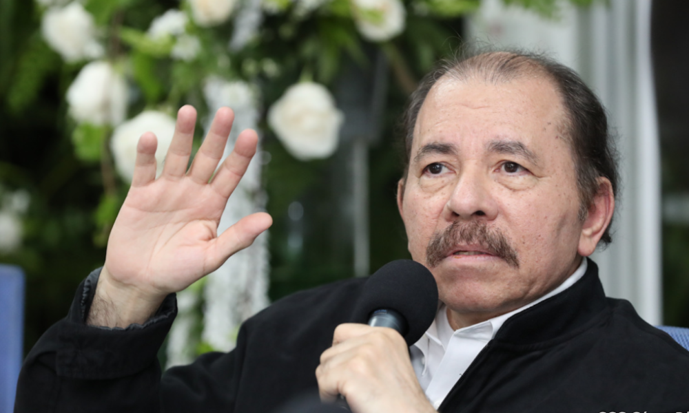 Ortega ordena compra urgente de alcohol en gel y guantes para evitar coronavirus en El Carmen