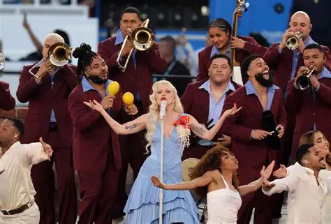 Lady Gaga y Ricky Martin aparecen por sorpresa en el descanso de Bad Bunny