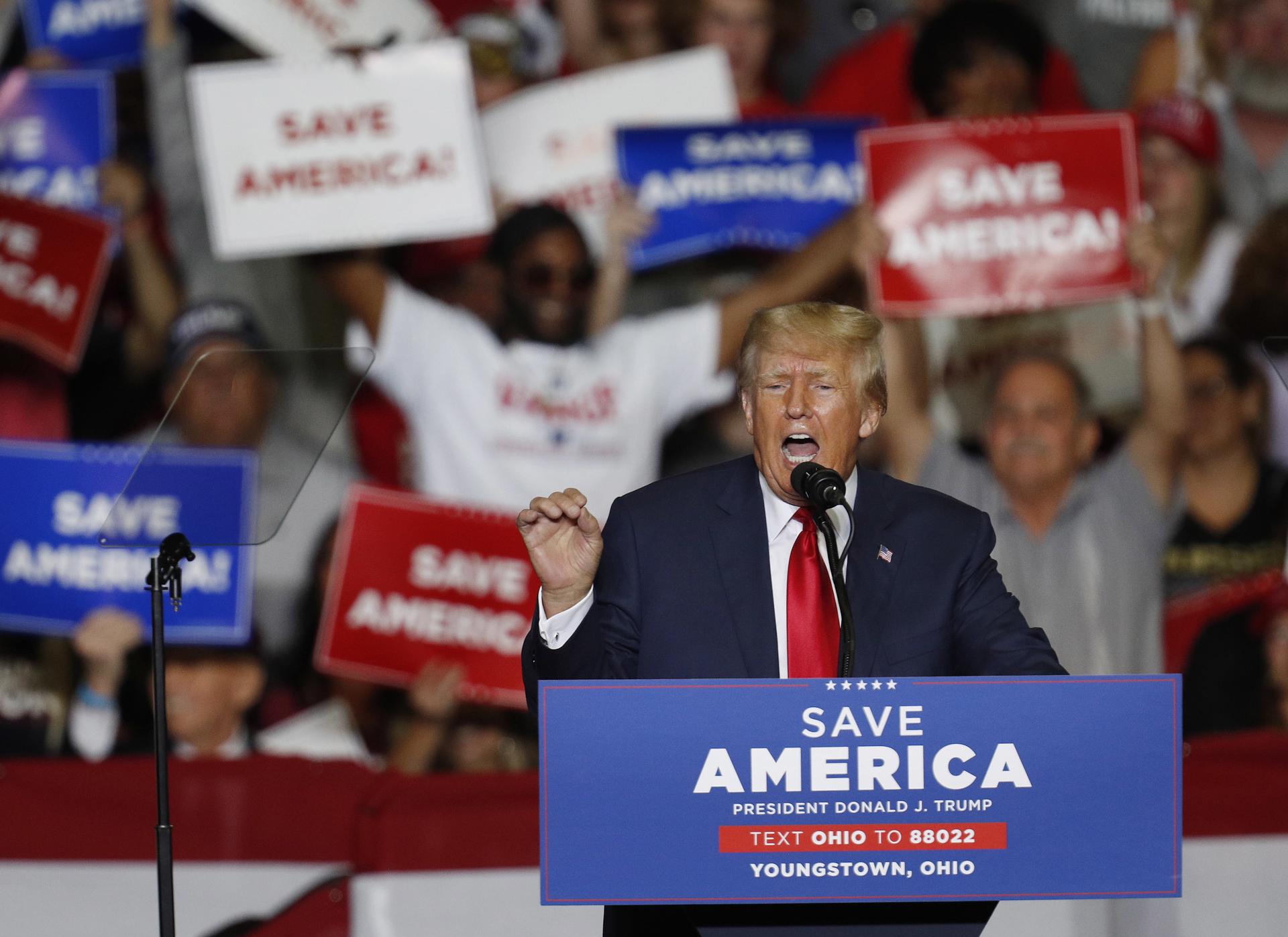 Trump califica de «incompetentes» a políticos a cargo de los incendios en Los Ángeles