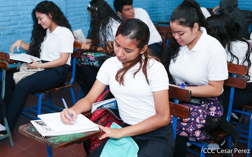 Mined pretende impartir clases por televisión abierta
