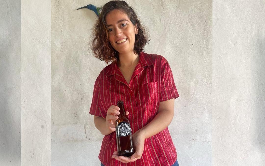 Una nicaragüense en Costa Rica crea una cerveza a base de miel inspirada en Harry Potter