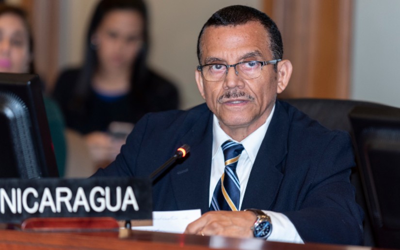 Régimen baja el tono y pide «respetuosamente» retiro de sanciones
