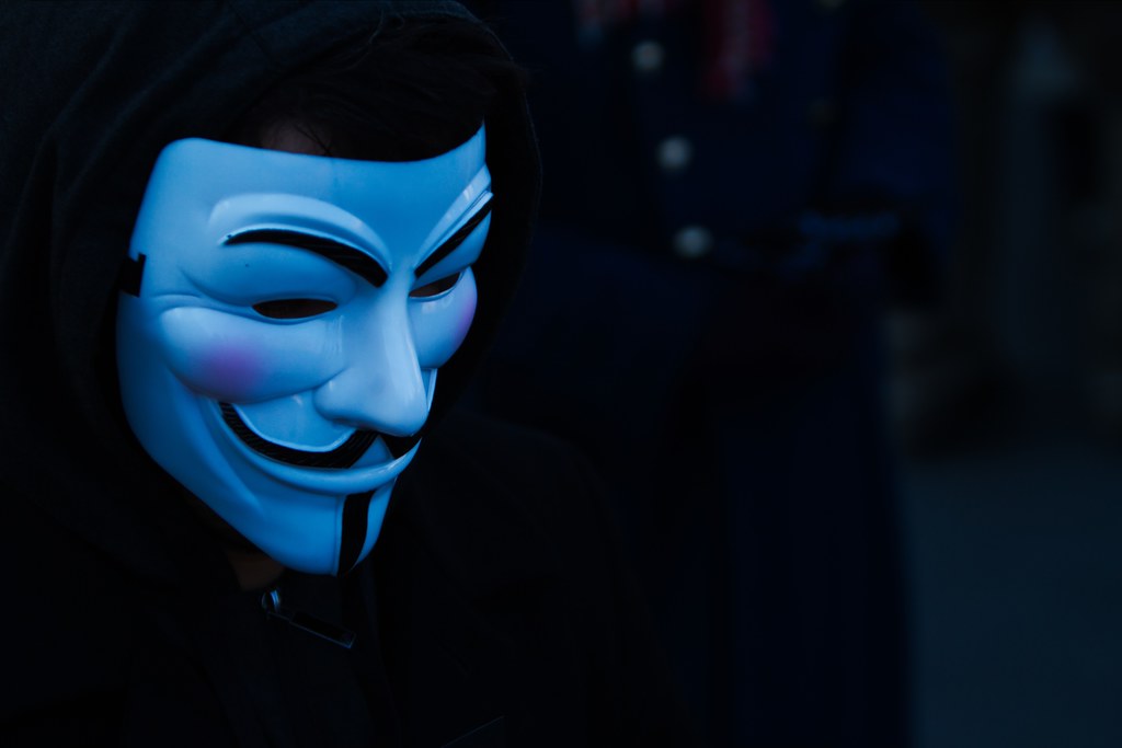 Anonymous anuncia ciberataques contra el régimen, bancos y medios oficialistas