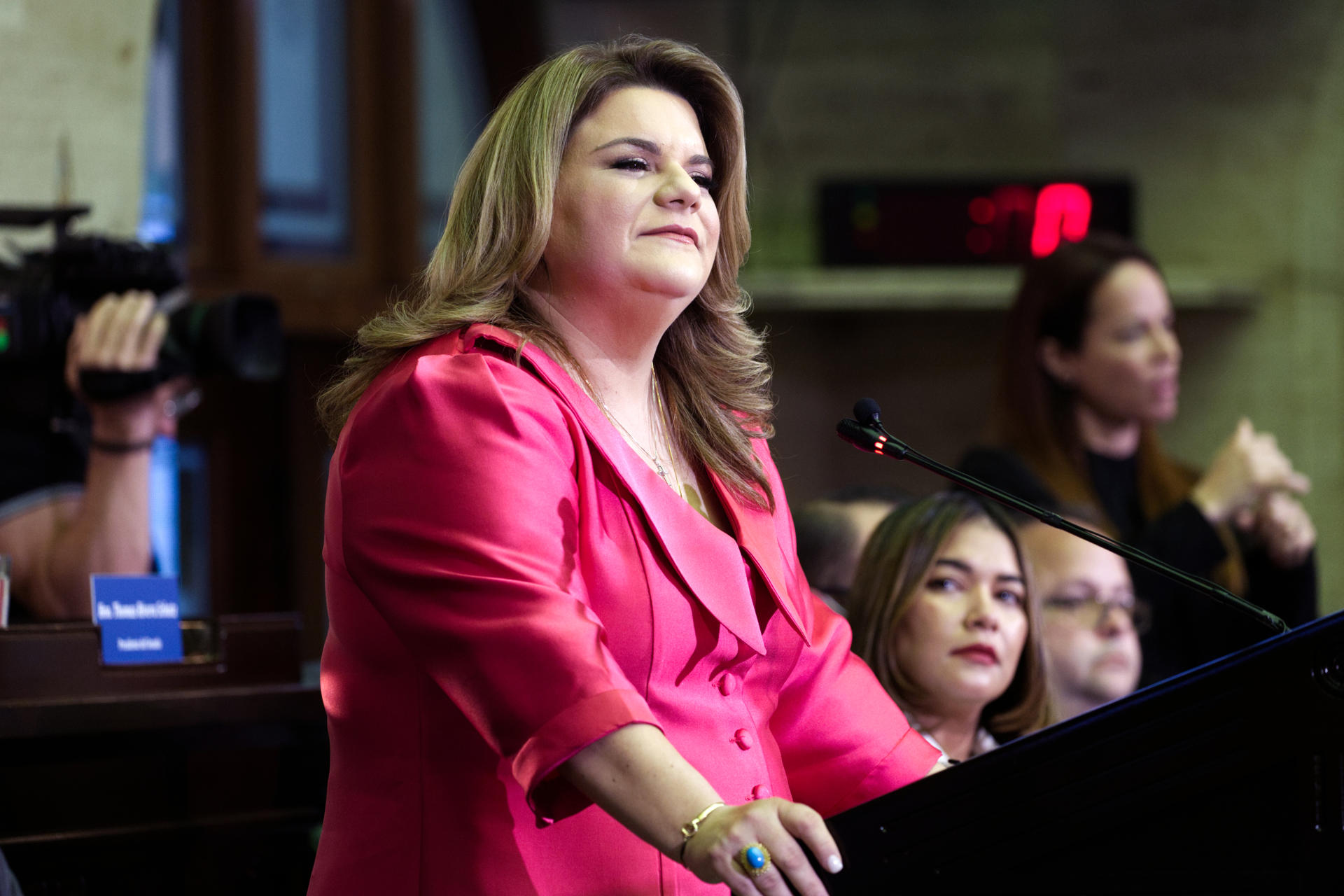 La gobernadora de Puerto Rico acusa a Maduro de robarle «la paz y la vida» a su pueblo