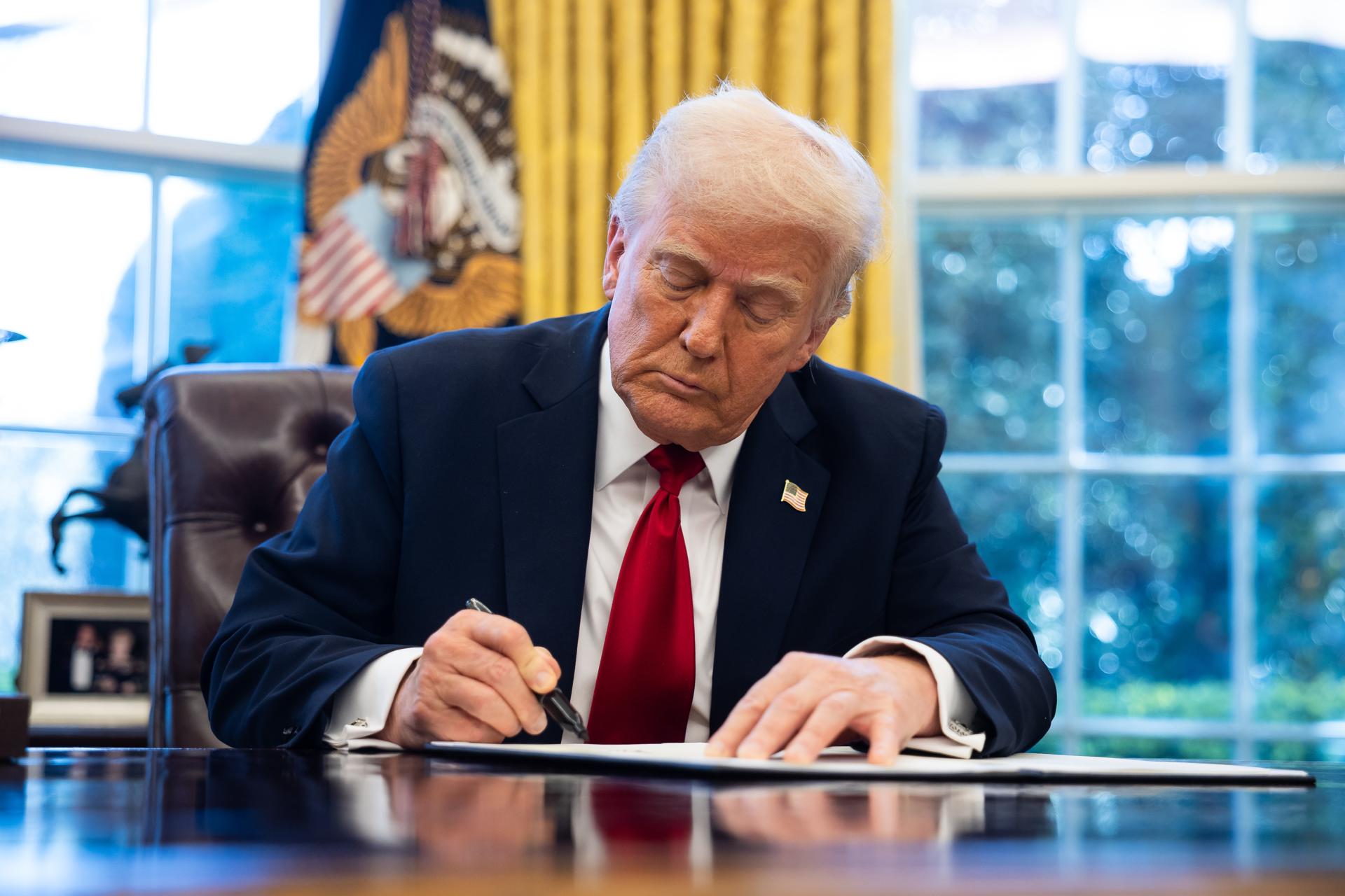 Donald Trump podría anunciar el miércoles aranceles más agresivos de lo esperado, según medios