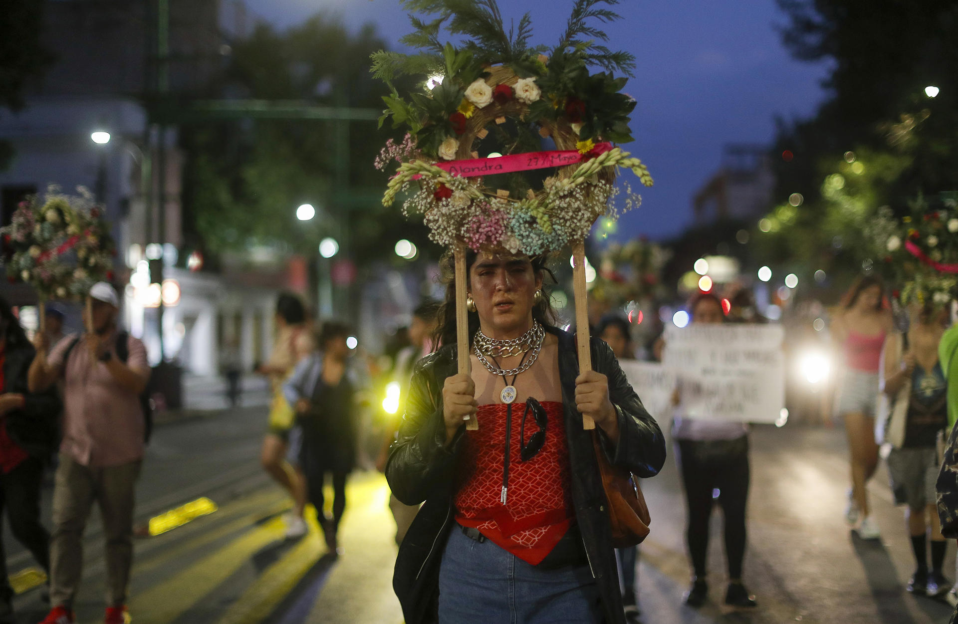 Comunidad LGBT protesta contra la violencia transfeminicida en Ciudad de México