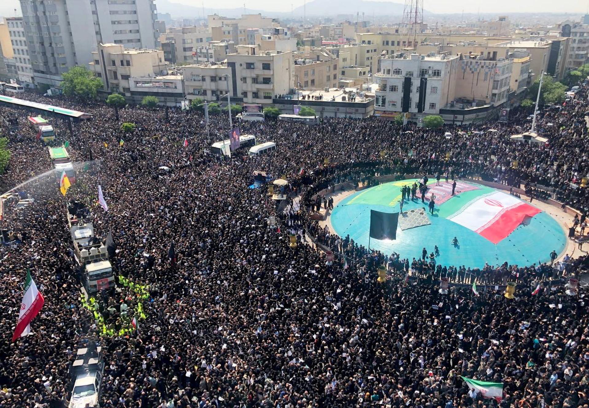 Irán celebra masivo funeral por el presidente Raisí con una gran asistencia internacional