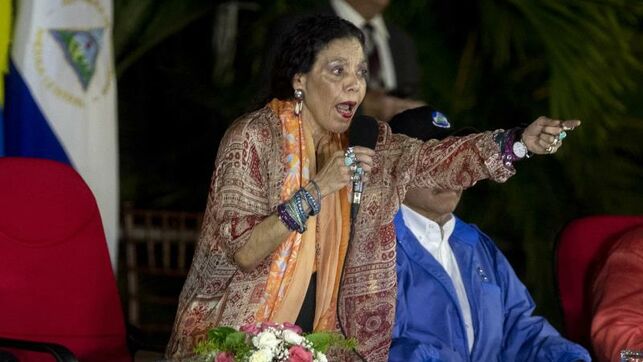 Régimen manda a ministra de Salud a «denunciar» sanciones de «centros imperiales»