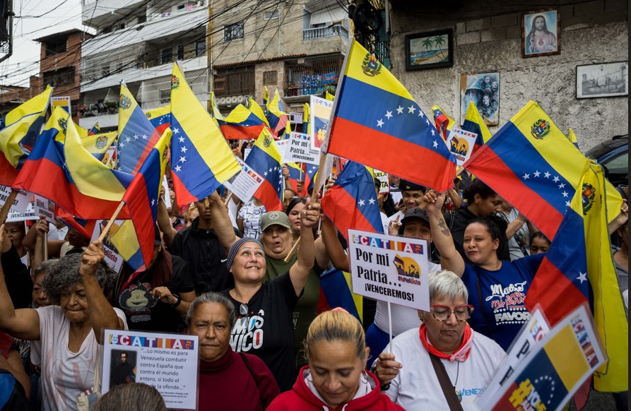 El chavismo se moviliza en comunidades para respaldar a Maduro ante «amenazas» de EE.UU.