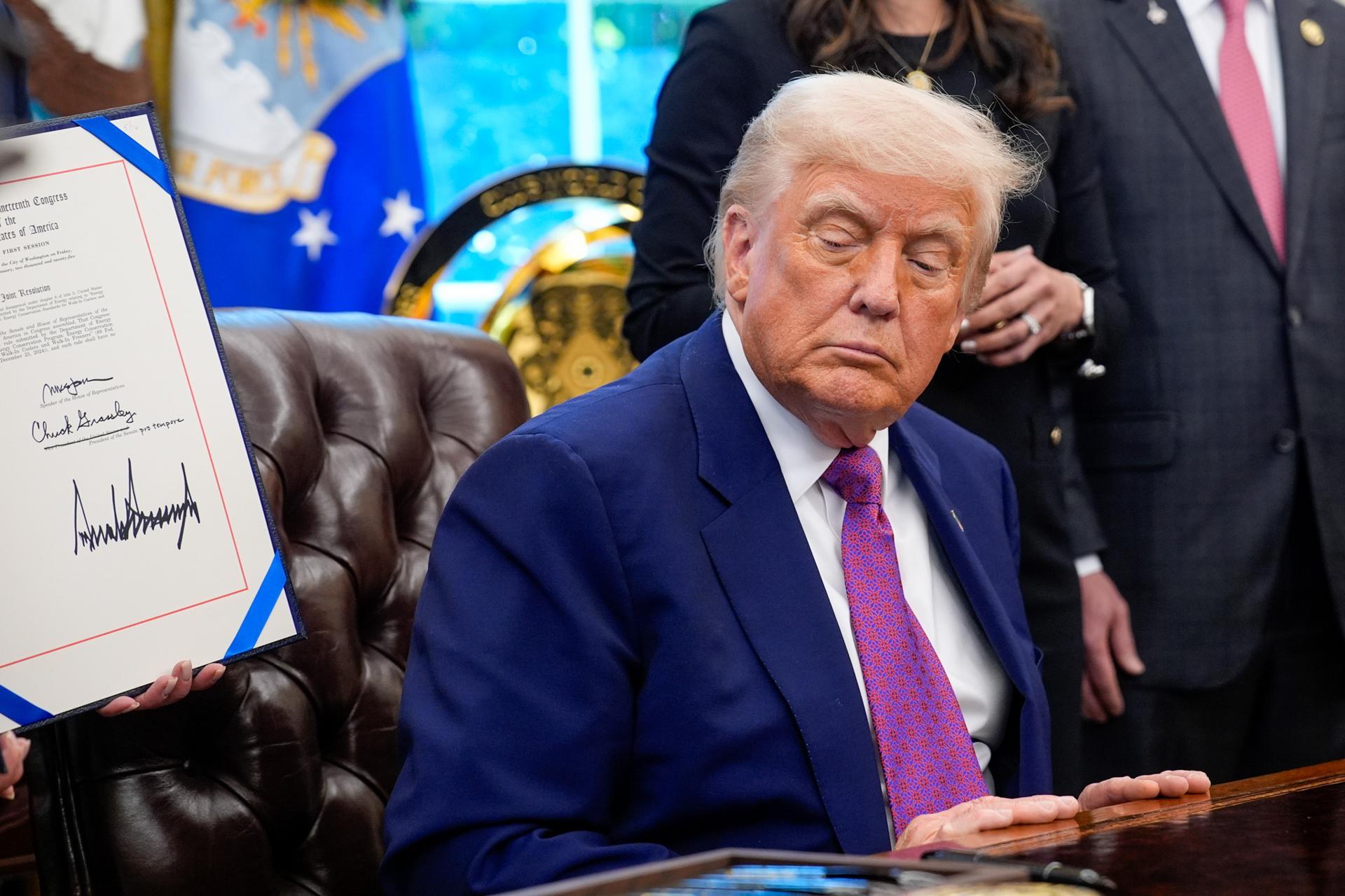 Trump sanciona agencias de viajes de la India por facilitar la «inmigración ilegal» a EEUU