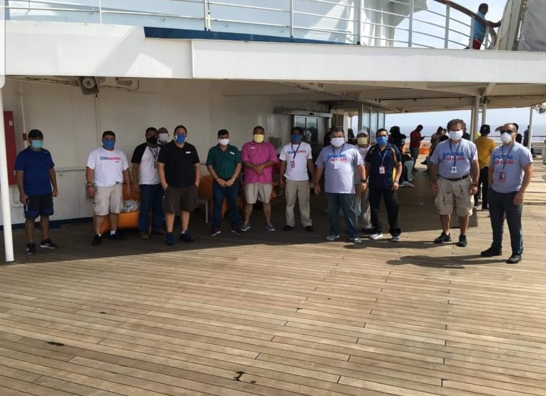 «Somos nicas, déjenos entrar», claman 93 marineros varados en el Caribe