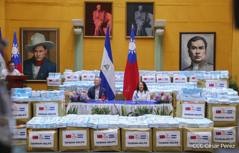 Las mascarillas quirúrgicas donadas al Minsa no están llegando a los médicos