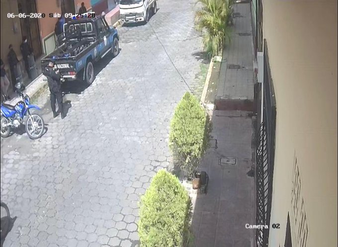 Policía Orteguista asedia instalaciones de Radio Darío, en León