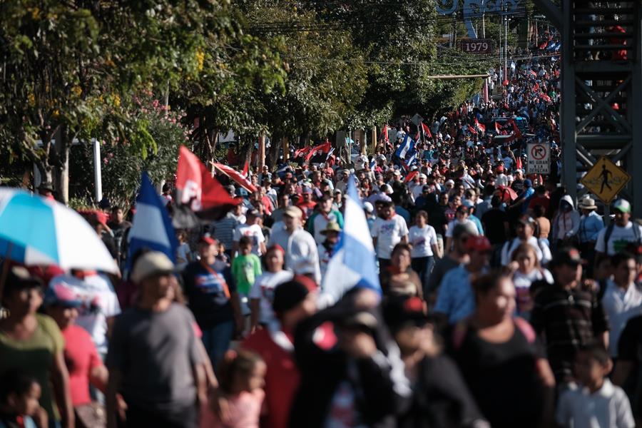 Sandinistas enviados a marchas y ferias en medio de la pandemia