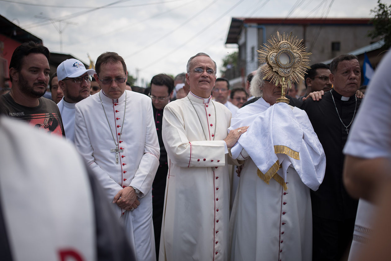 Salida de Báez de Nicaragua, ¿“maniobra” del Nuncio?