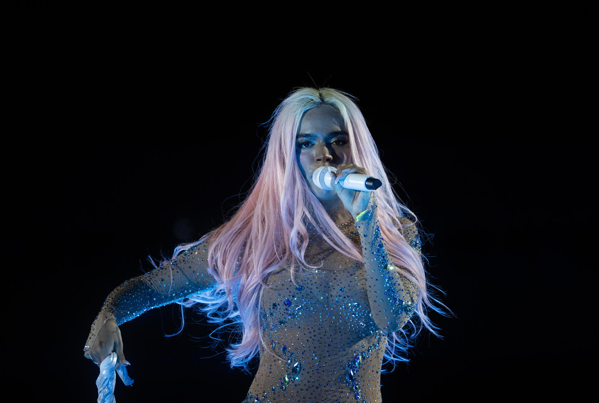 Karol G y otros artistas muestran su apoyo a una Venezuela «libre»