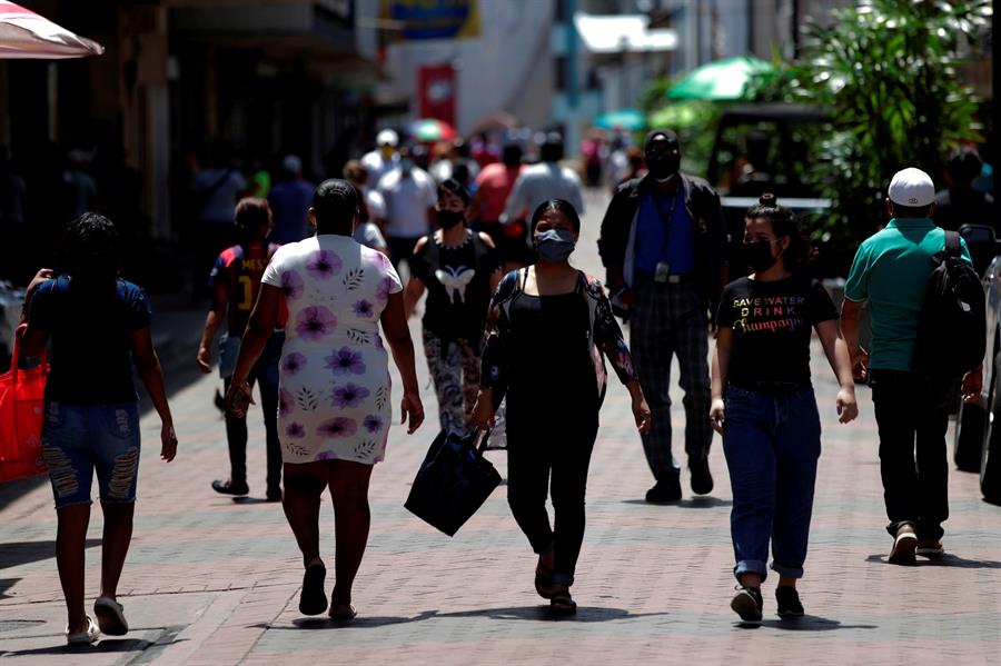 Explota el COVID-19 en Centroamérica: récord de casos y muertes en una semana