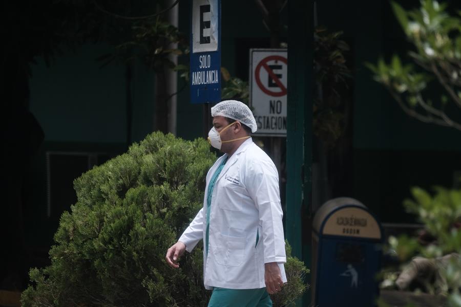 Directivos de asociaciones médicas son acusados por colegas en los tribunales de Managua