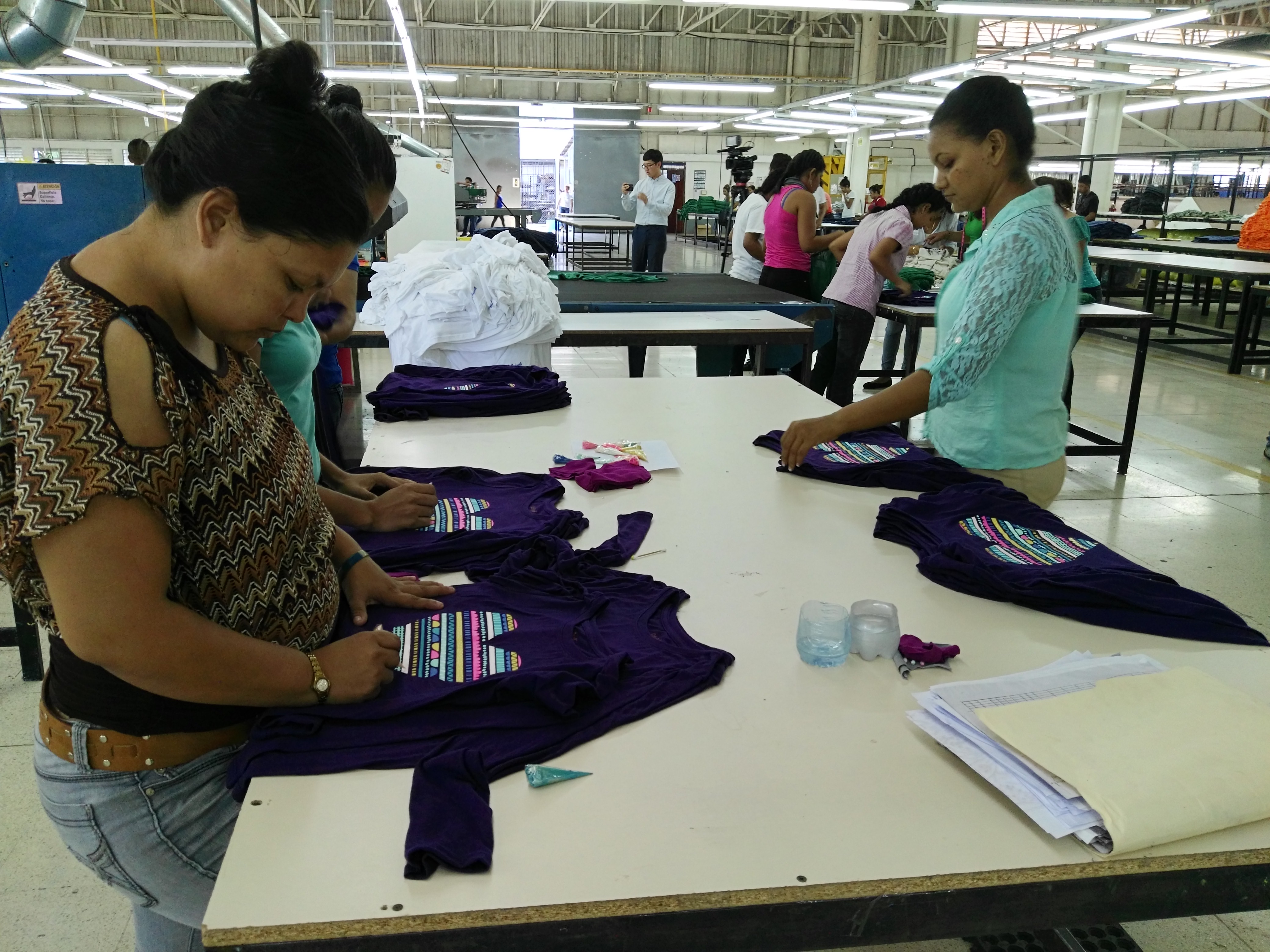 Mujeres, las más afectadas por los despidos en zonas francas