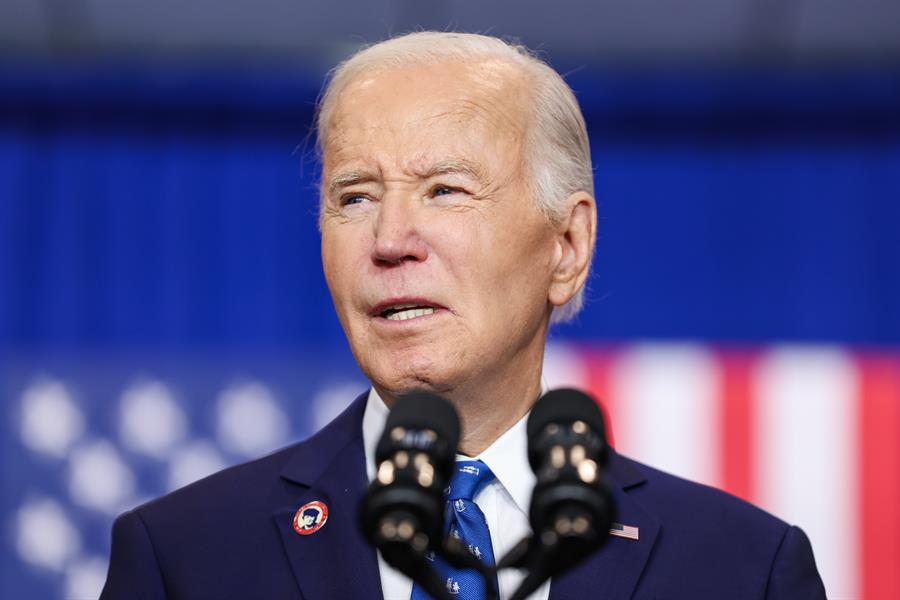 Biden conmuta penas a 37 condenados a muerte