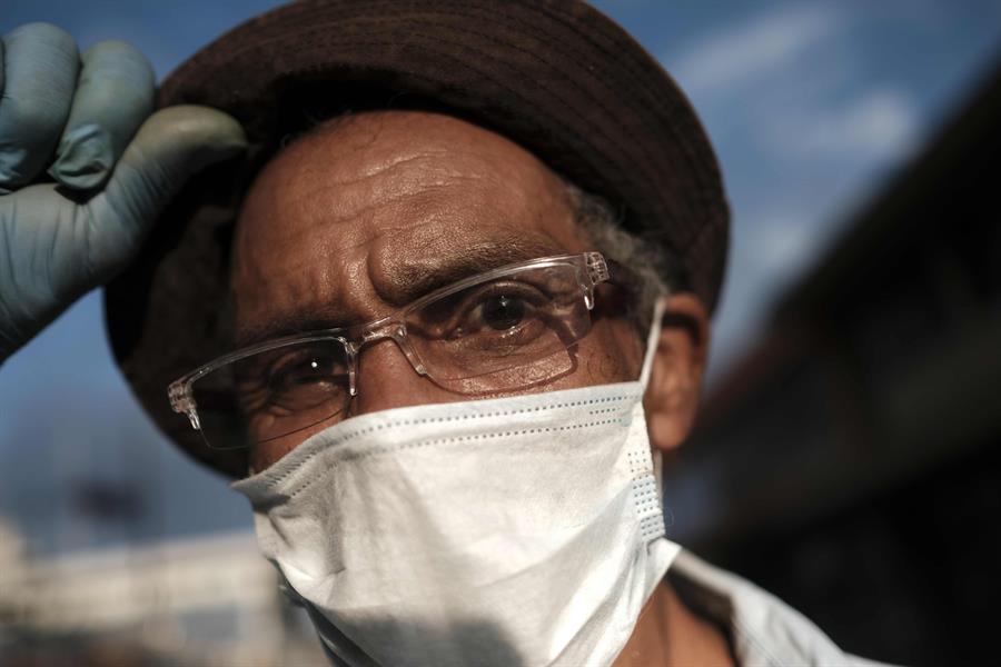 Costa Rica ordena uso de mascarilla en transporte público, cines, iglesias y comercios