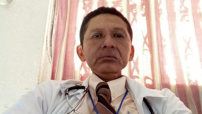 Muere por Covid-19 médico que demandó mascarillas al régimen