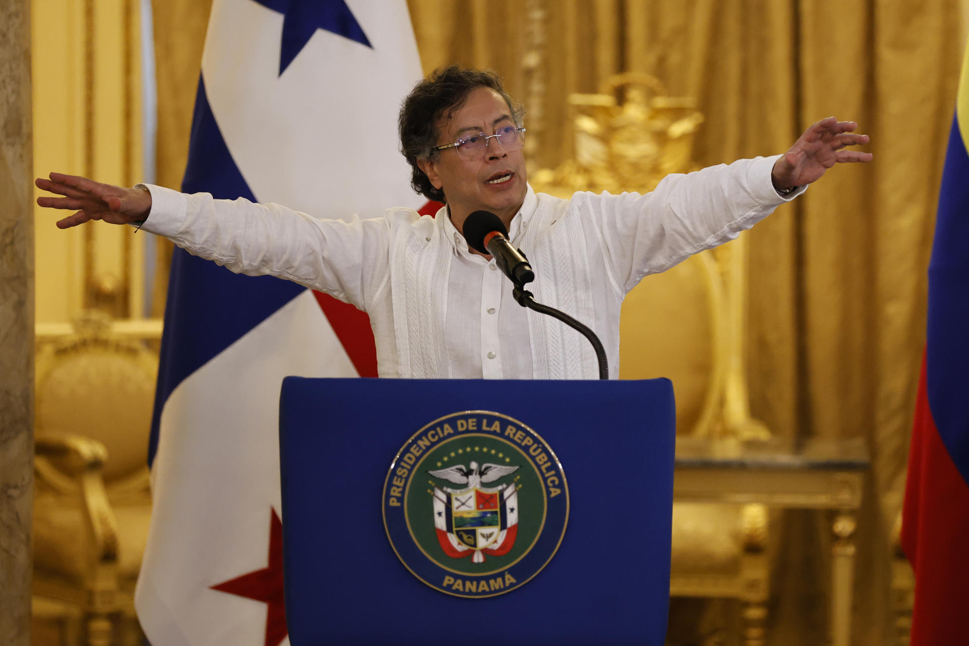 Petro viaja a Tegucigalpa para participar en cumbre de la Celac y recibir la presidencia